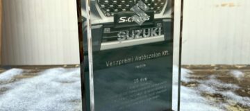 plexi díj