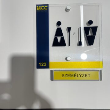 távtartós plexi